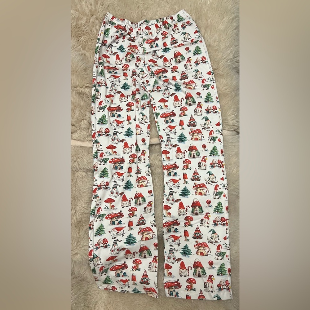 Women’s Gnome 2pc Pajama Set | Sz M 
100% Organic Cotton | Christmas Holiday - Picture 4 of 15